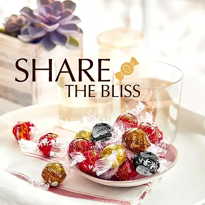 Lindt LINDOR Assorted Chocolate Truffles Box 200g