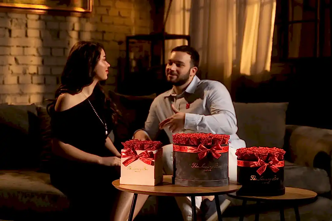 Valentine's Day red roses, infinity roses in box that last for years