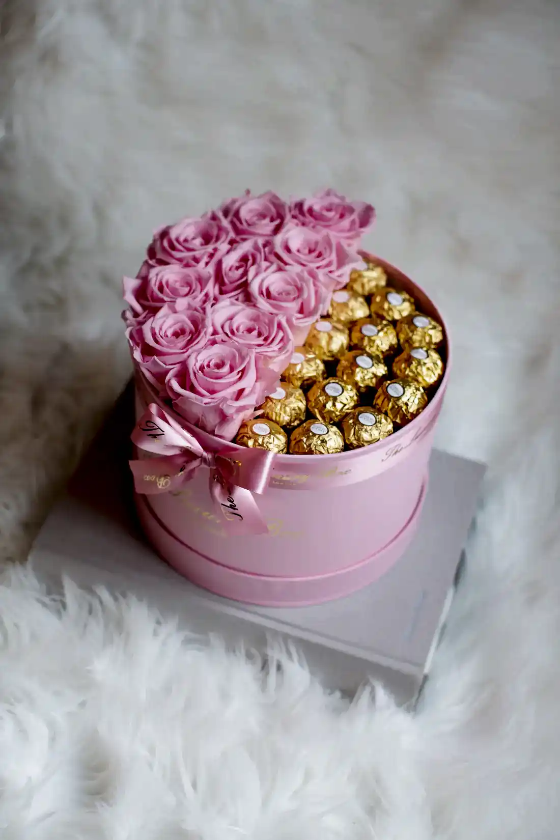 Infinity Roses and Ferrero Rocher Chocolate Gift Box | Luxury Preserved Flowers and Chocolate Gift Set