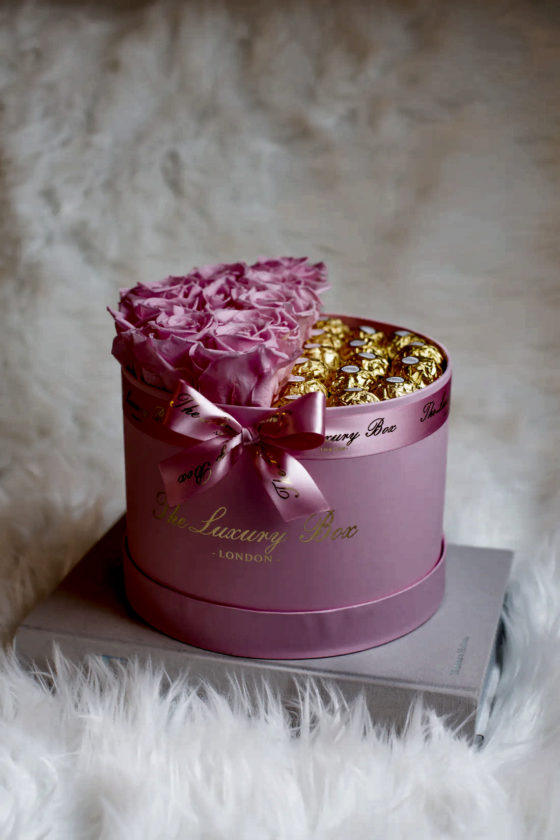 Infinity Roses and Ferrero Rocher Chocolate Gift Box | Luxury Preserved Flowers and Chocolate Gift Set