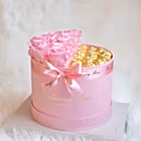 Infinity Roses and Ferrero Rocher Chocolate Gift Box | Luxury Preserved Flowers and Chocolate Gift Set