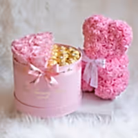 Valentine's Day Gift Set Infinity Roses and Rose bear and chocolate delivered in Uk