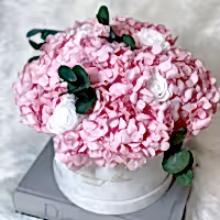 Preserved hydrangea and infinity roses bouquet. floral arrangement flower box for flower delivery