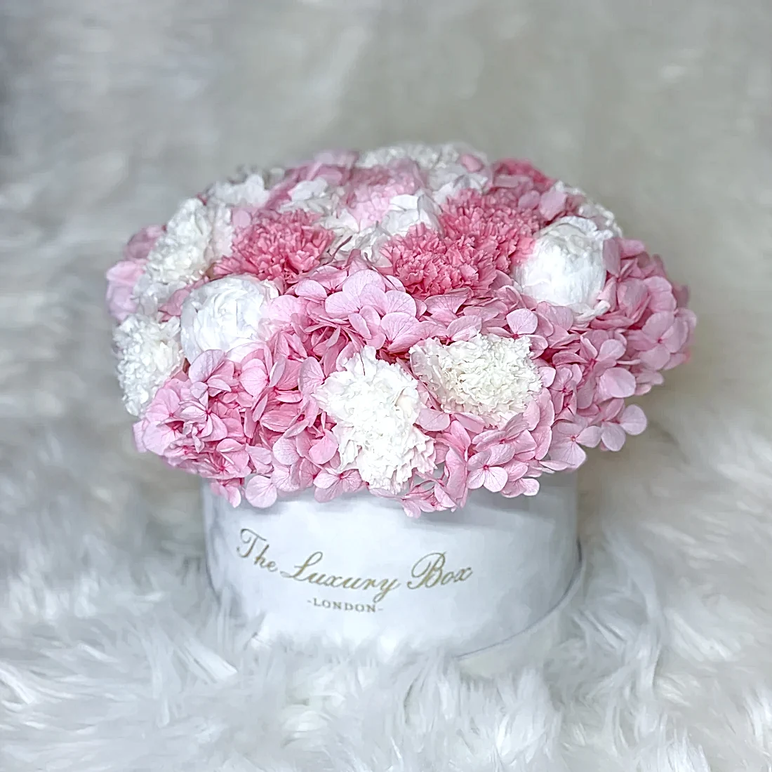 Pink preserved floral arrangement bouquet flower box for flower delivery in UK