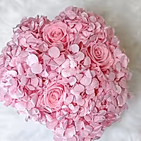 Pink preserved hydrangea and pink infinity roses flower box for flower delivery in UK