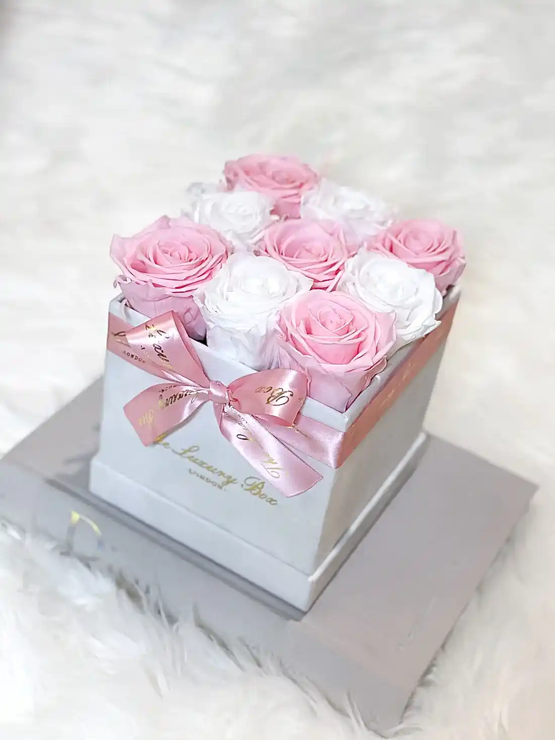 Pink and white infinity roses for valentine's day gift delivery