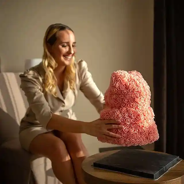 women gift forever rose bear