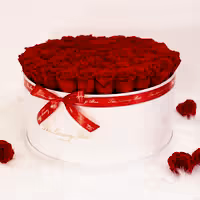 infinity roses in giant big rose box for valentine's day gift